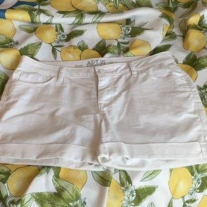 Apt9 Woman’s Essentials Short